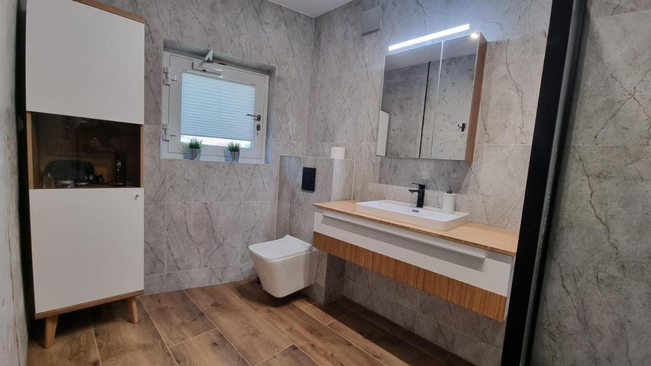 דירות אוסטקה Apartament 11 Listopada מראה חיצוני תמונה